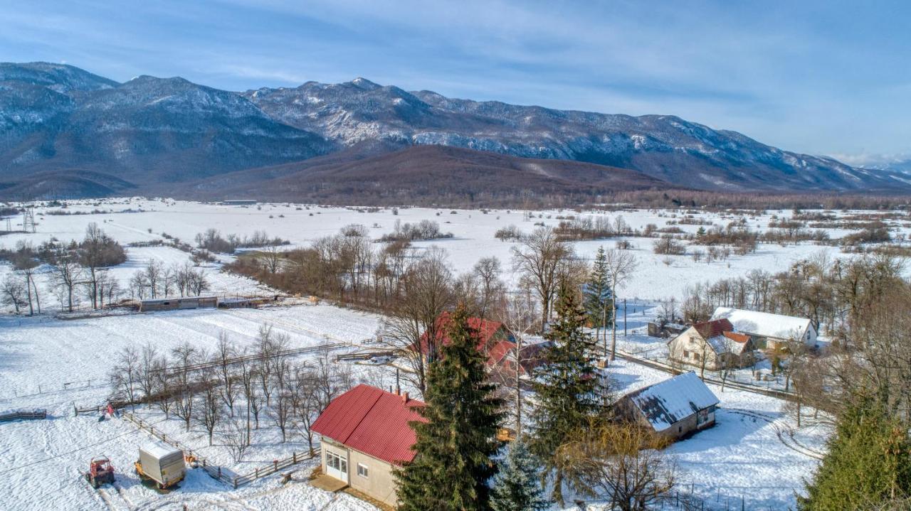 הוילה Medak House Under The Velebit Mountain מראה חיצוני תמונה